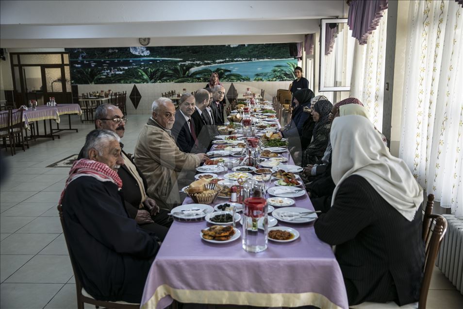 كبار سن من عفرين يشاركون الأتراك "أسبوع المسنين"
