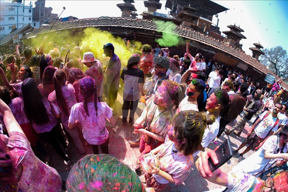 Perayaan Festival Holi di Nepal