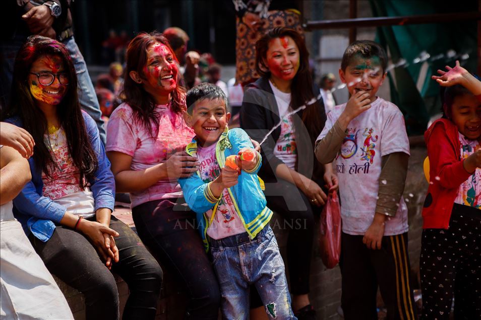 Perayaan Festival Holi di Nepal