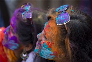 Festival ljubavi: Hindusi Bangladeša karnevalom boja dočekuju proljeće