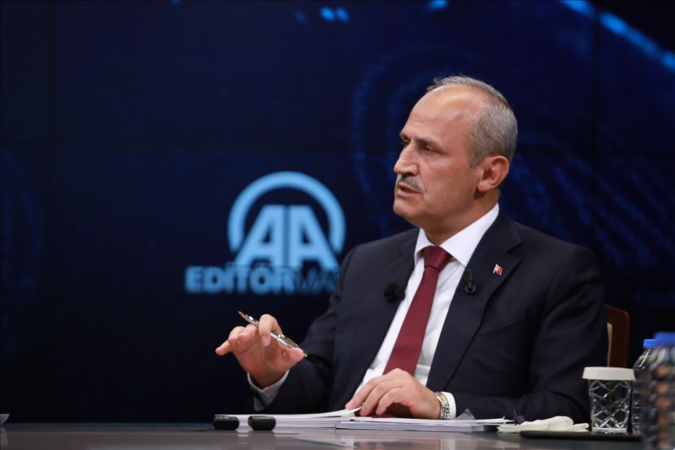 Ulaştırma ve Altyapı Bakanı Mehmet Cahit Turhan, AA Editör Masası'nda