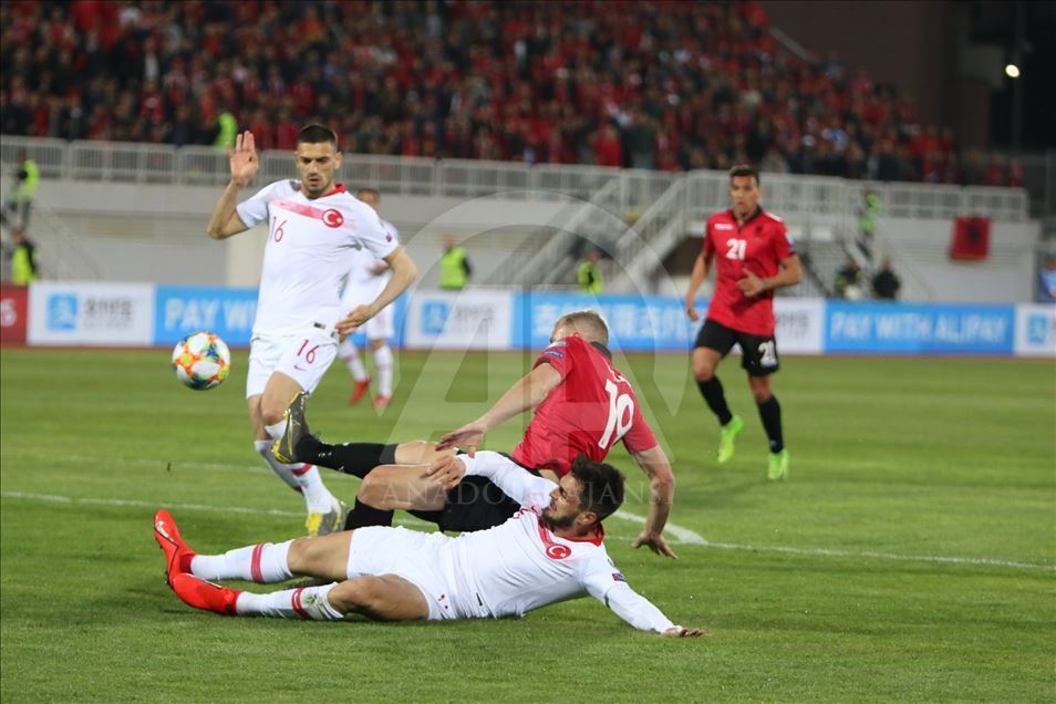 Turqia fiton ndeshjen ndaj Shqipërisë