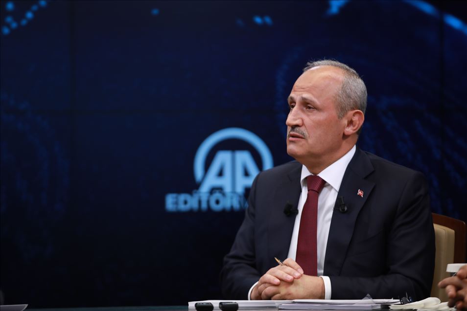 Ulaştırma ve Altyapı Bakanı Mehmet Cahit Turhan, AA Editör Masası'nda