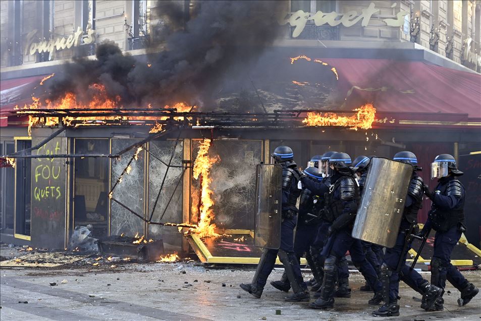 Fransa'da sarı yelekliler, gösterilerin 18. haftasında sokaklarda