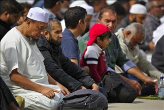 Salat Jumat pertama setelah teror masjid di Christchurch