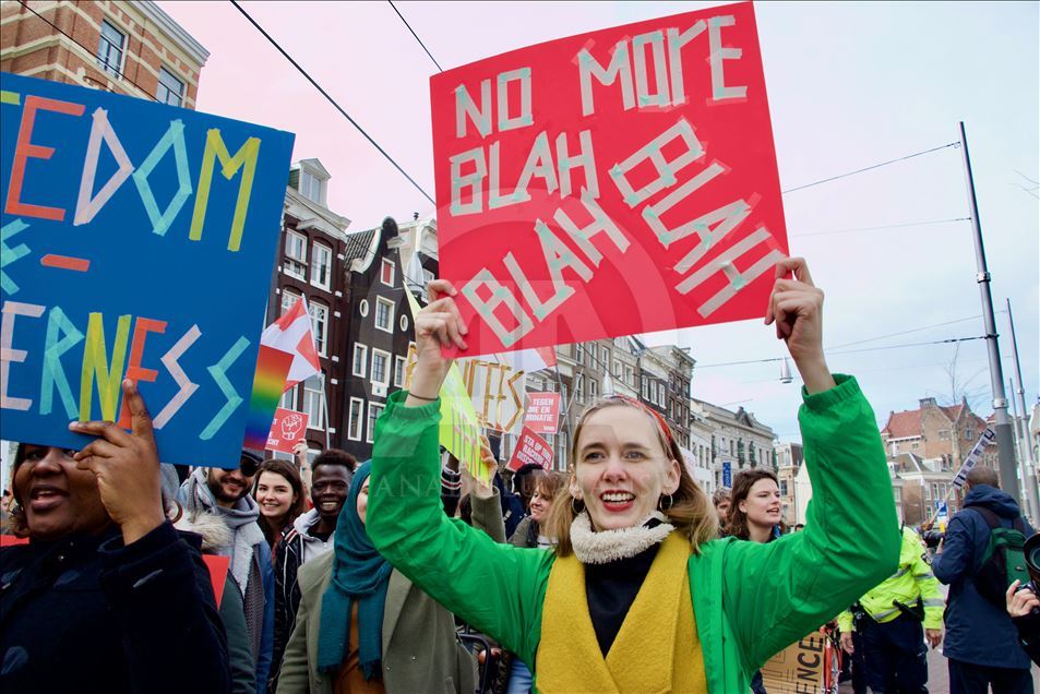 الآلاف يتظاهرون ضد العنصرية والتمييز في هولندا