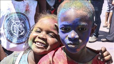 Senegal'de Holi Festivali