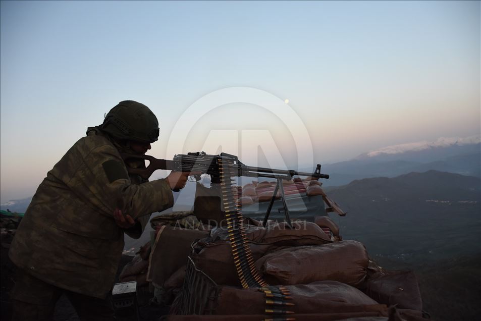 Silah arkadaşlarını şehit verdikleri üs bölgesini kahramanca savundular