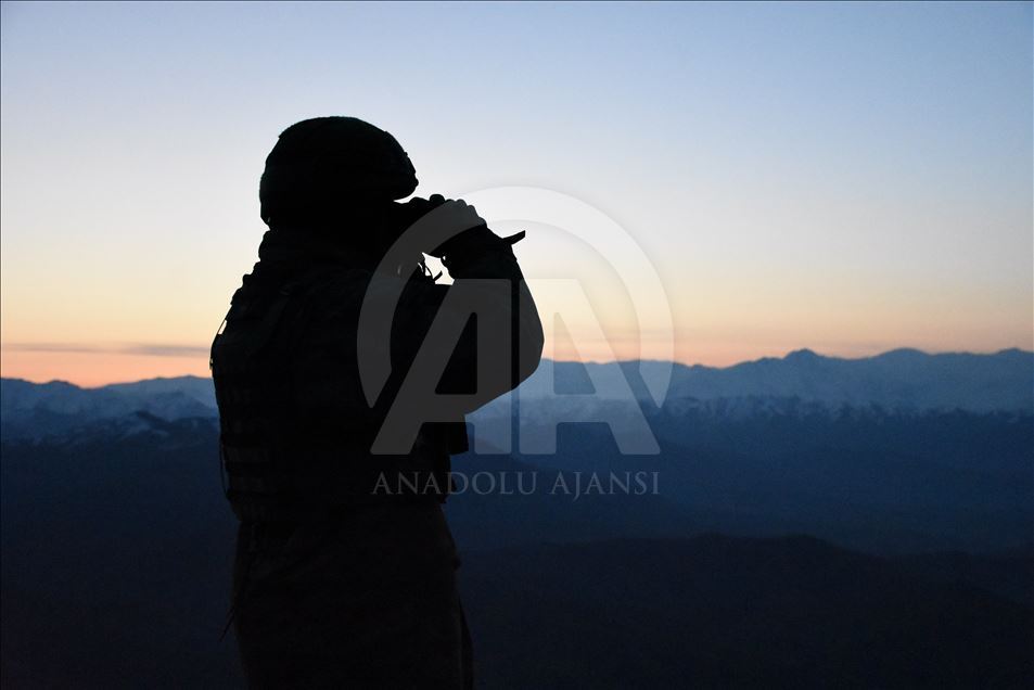 Silah arkadaşlarını şehit verdikleri üs bölgesini kahramanca savundular