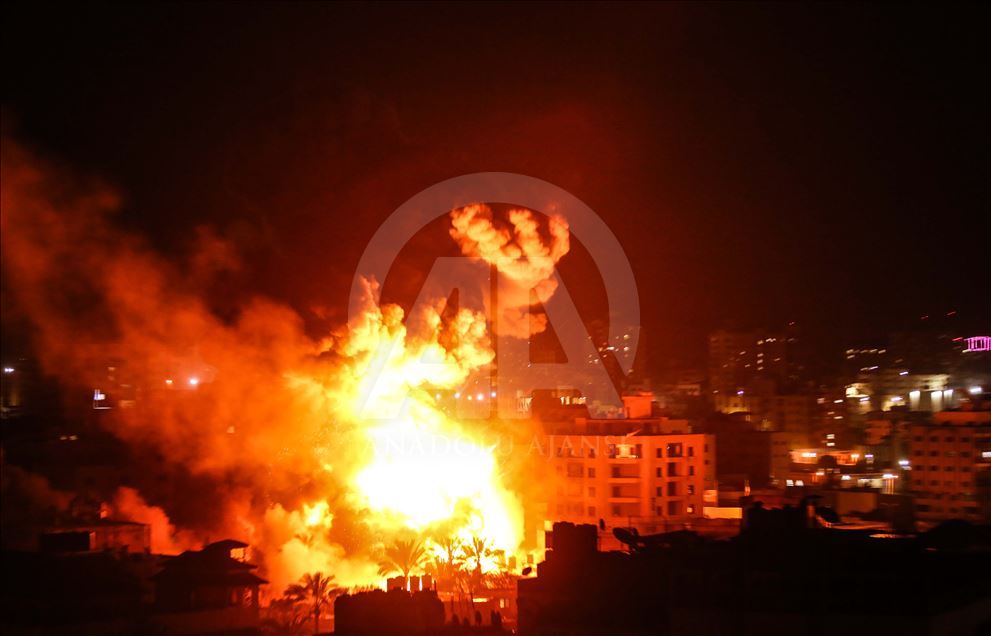 İsrail güçleri Gazze'yi vurdu