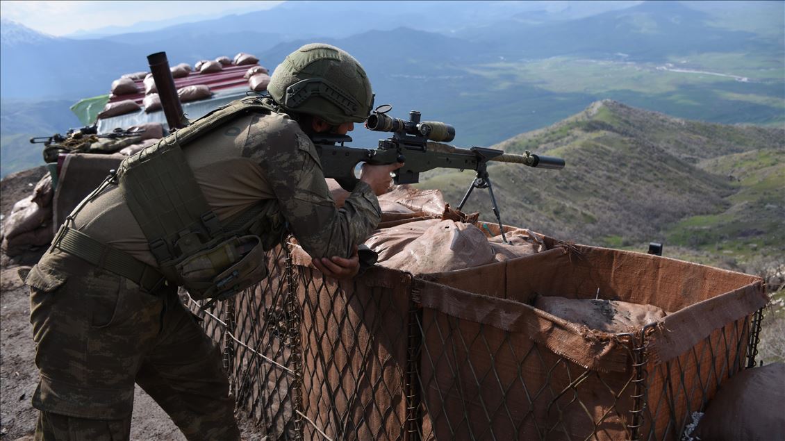 Silah arkadaşlarını şehit verdikleri üs bölgesini kahramanca savundular