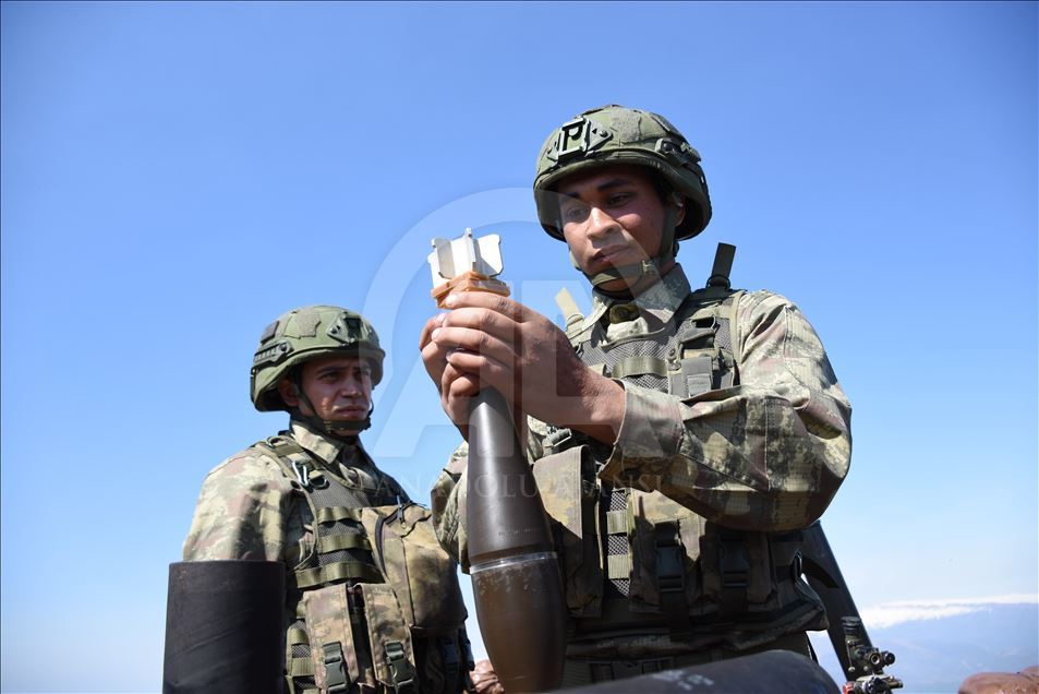 Silah arkadaşlarını şehit verdikleri üs bölgesini kahramanca savundular