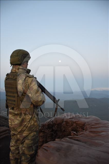 Silah arkadaşlarını şehit verdikleri üs bölgesini kahramanca savundular