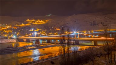 Tarihi şehir Palu'da kar manzarası