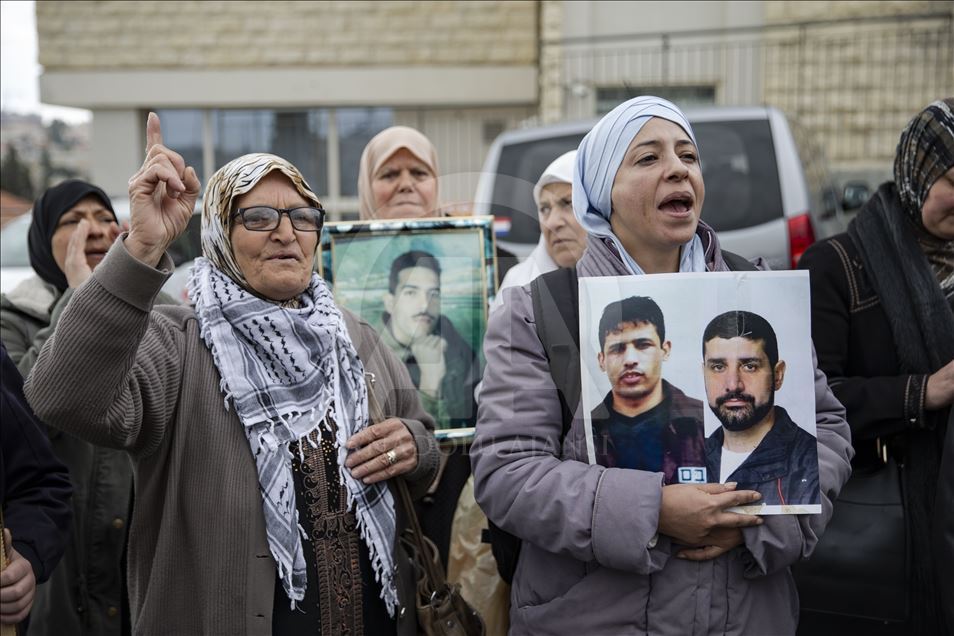 Demonstrasi warga Palestina menuntut Israel bebaskan tahanan Palestina