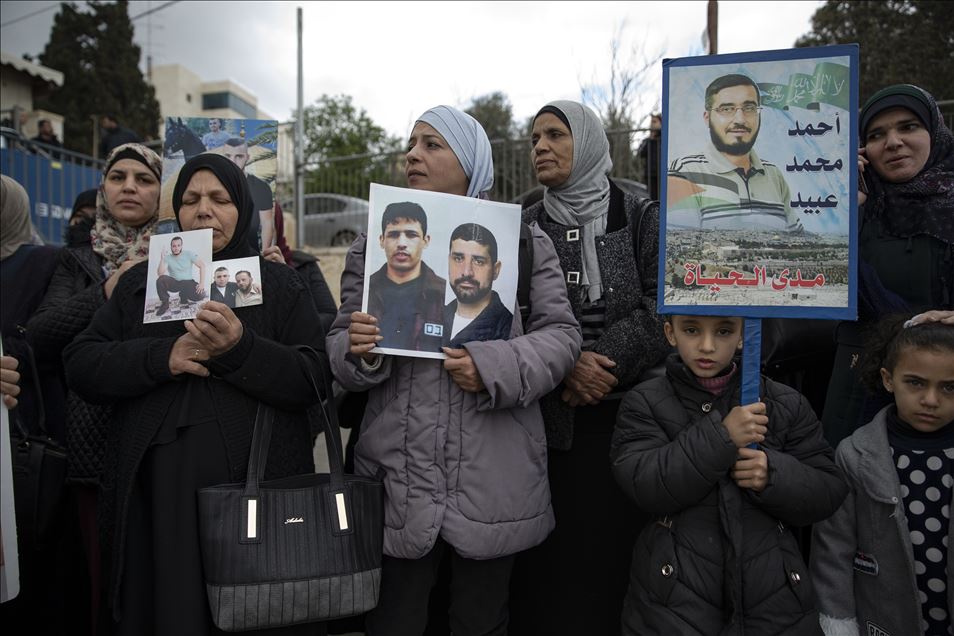 Demonstrasi warga Palestina menuntut Israel bebaskan tahanan Palestina