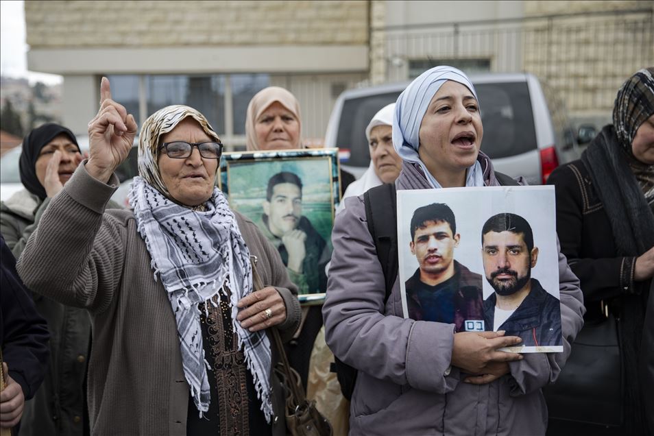 Demonstrasi warga Palestina menuntut Israel bebaskan tahanan Palestina