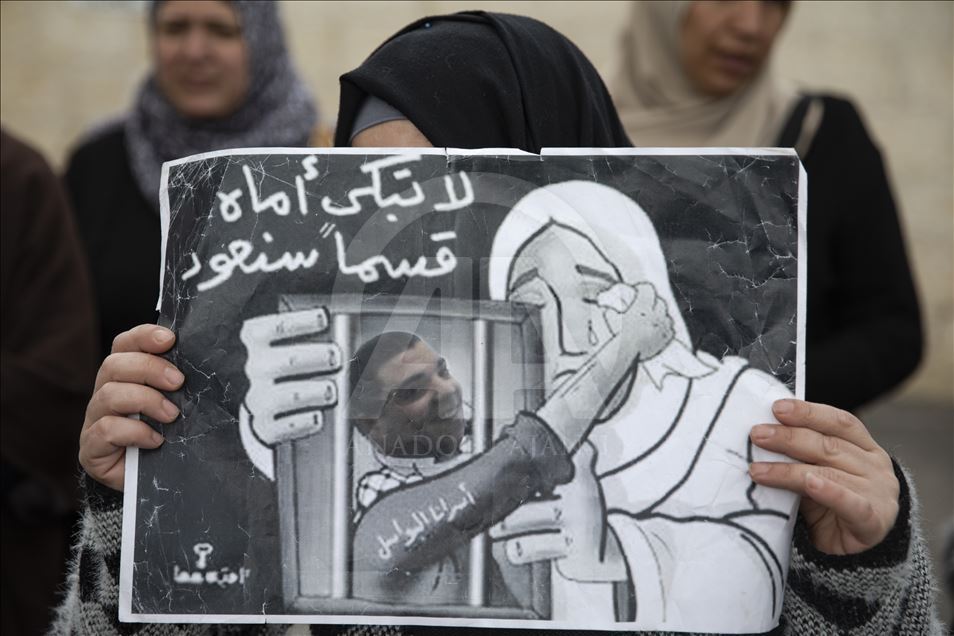 Demonstrasi warga Palestina menuntut Israel bebaskan tahanan Palestina