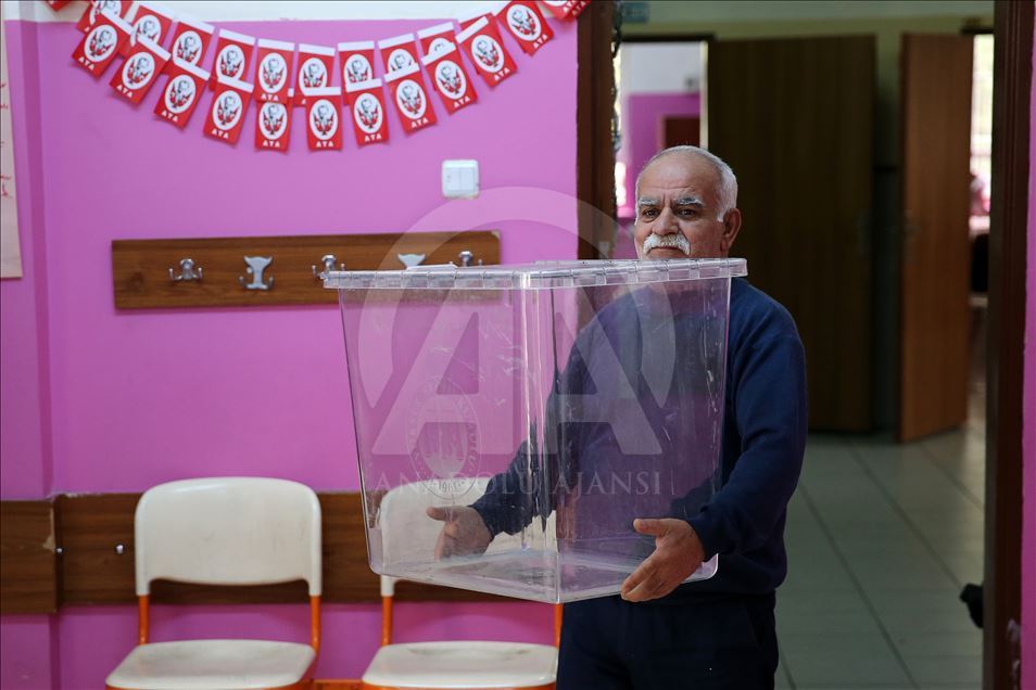 Türkiye yarın sandık başına gidiyor