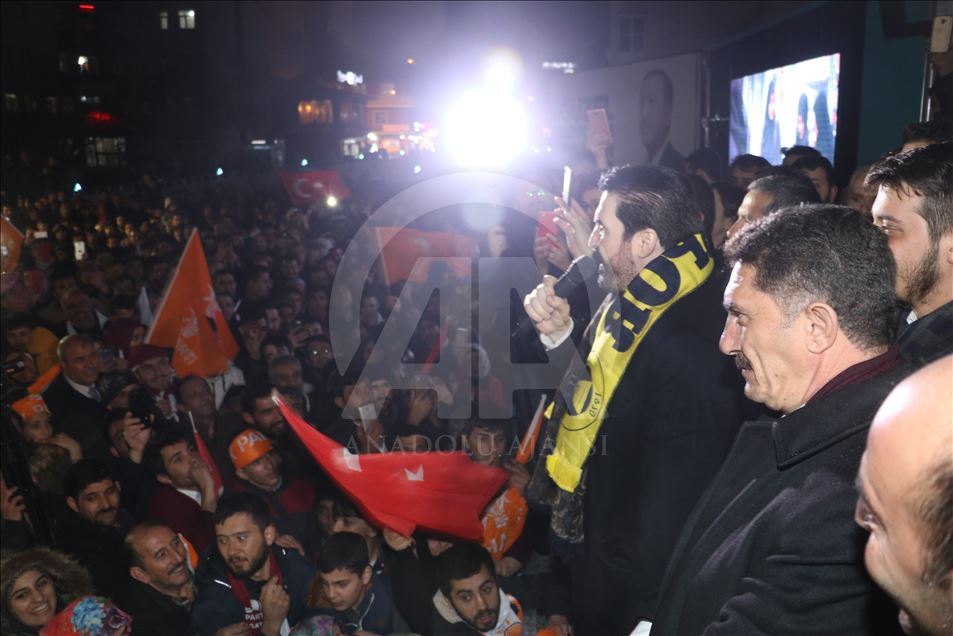 "Herkese hizmet boynumun borcudur"