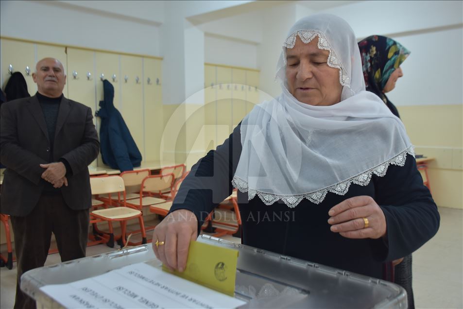 تورکیا دەچێتە سەر سندوقەکانی دەنگدان - ئادیامان