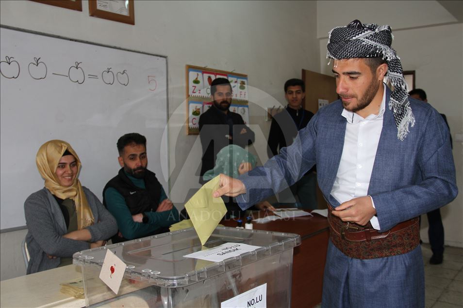 تورکیا دەچێتە سەر سندوقەکانی دەنگدان - ھەکاری
