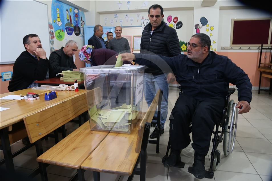 Voting begins in Turkey’s local elections