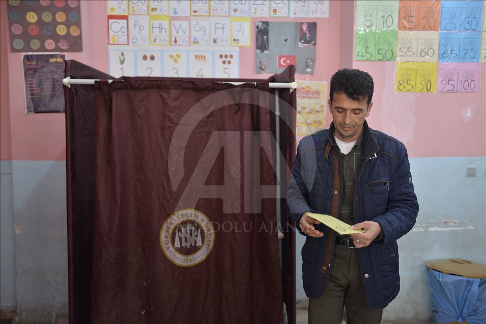 Voting begins in Turkey’s local elections