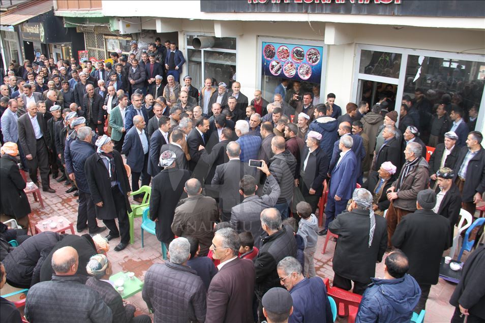 Şemdinli'de seçim kutlaması