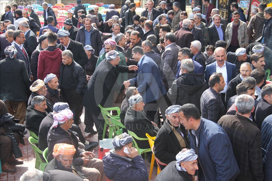 Şemdinli'de seçim kutlaması