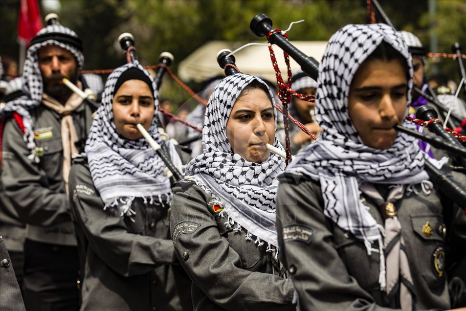 Palestinos conmemoran el Lailat al-Isra y Mi'raj en Al-Aqsa