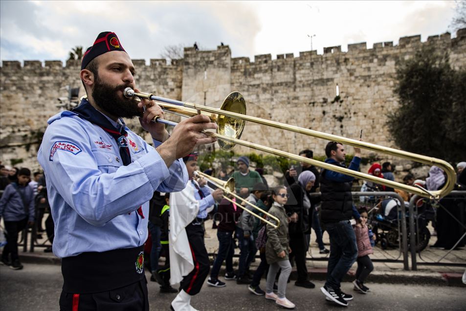 Palestinos conmemoran el Lailat al-Isra y Mi'raj en Al-Aqsa