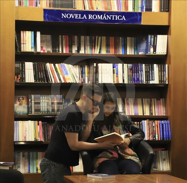 Книжный дом «Эль Атенео Гранд Сплендид» в столице Аргентины Буэнос-Айресе ежегодно посещает более миллиона человек.