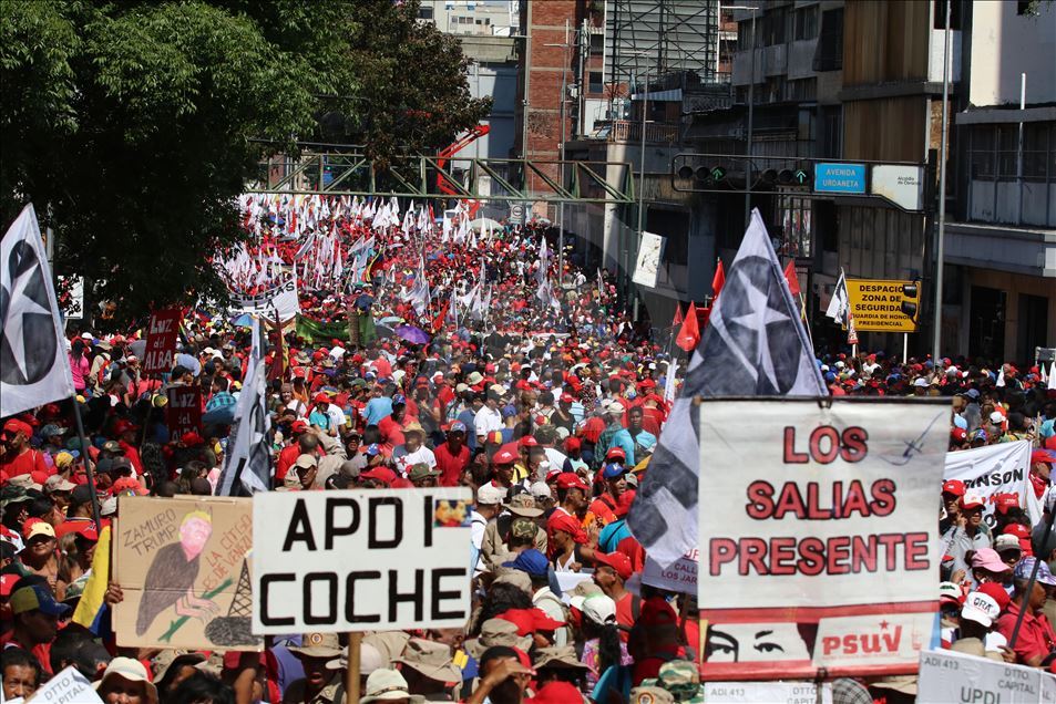 Manifestación a favor de Maduro en Caracas