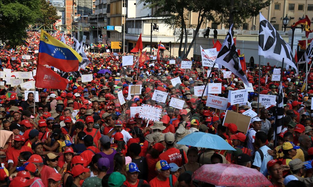 Manifestación a favor de Maduro en Caracas