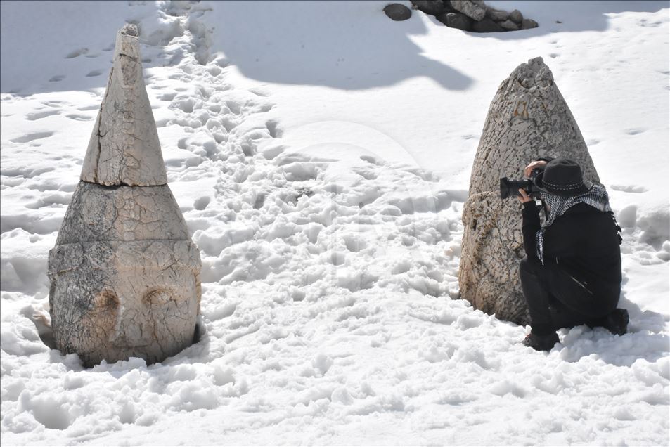 استقبال گردشگران کره‌جنوبی از منطقه تاریخی «کوه نمرود» ترکیه