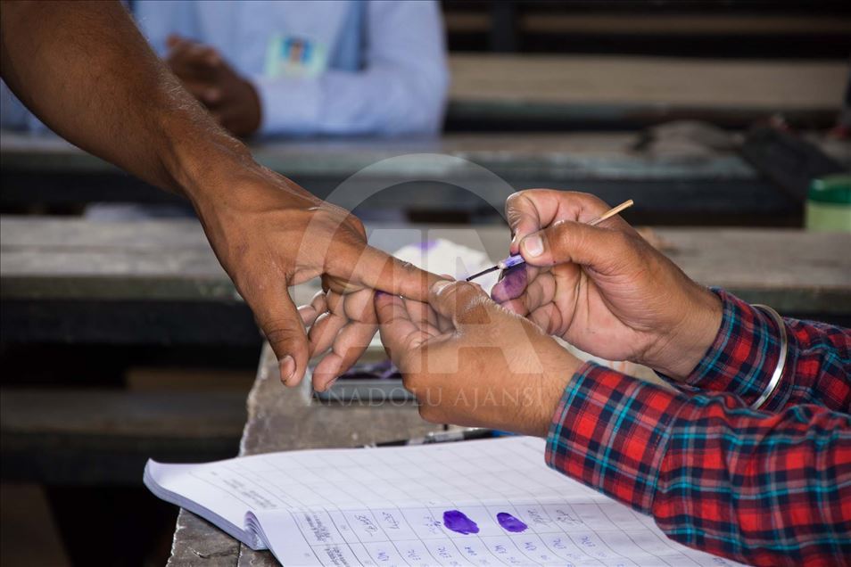 Inician las mayores elecciones de la historia en India