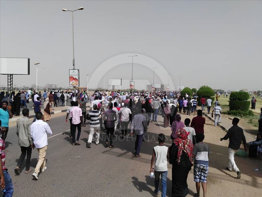Протести во Судан