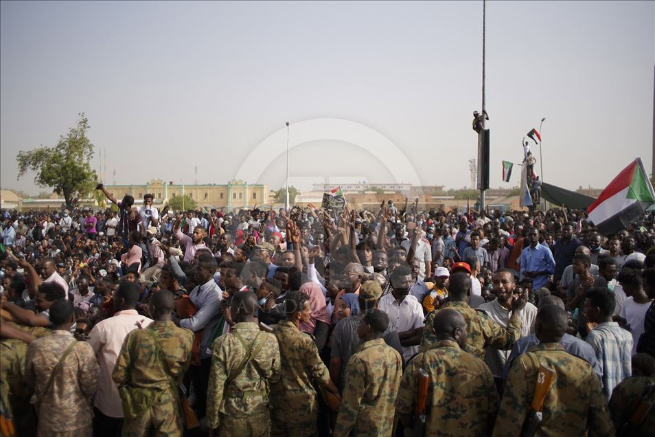 Армия Судана окружила здание гостелевидения