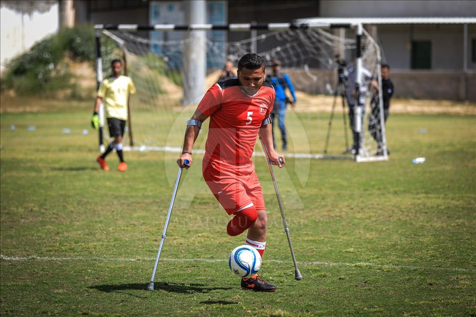 El primer partido de equipos de fútbol de amputados en Gaza