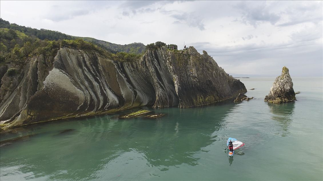 Norwegian surfer goes on a world tour with windsurf