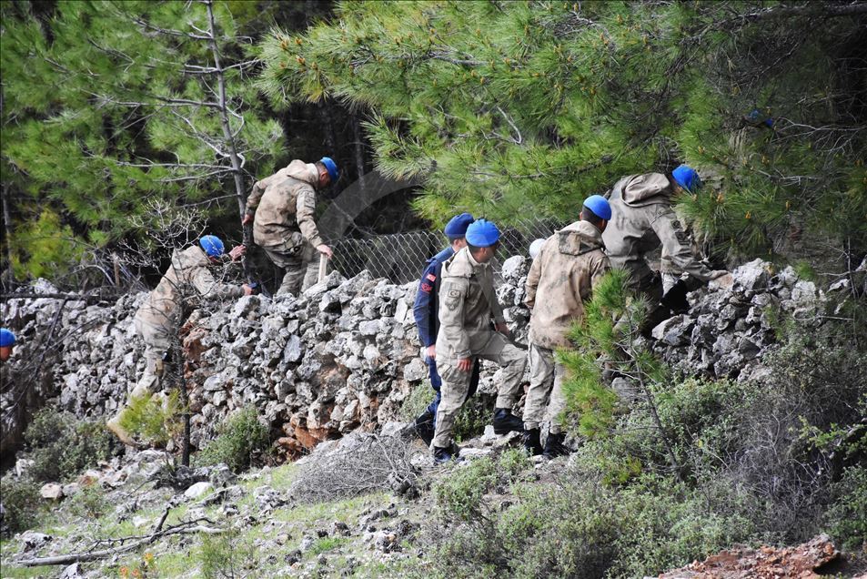 Ormanda kaybolan kişiyi drone ile arıyorlar