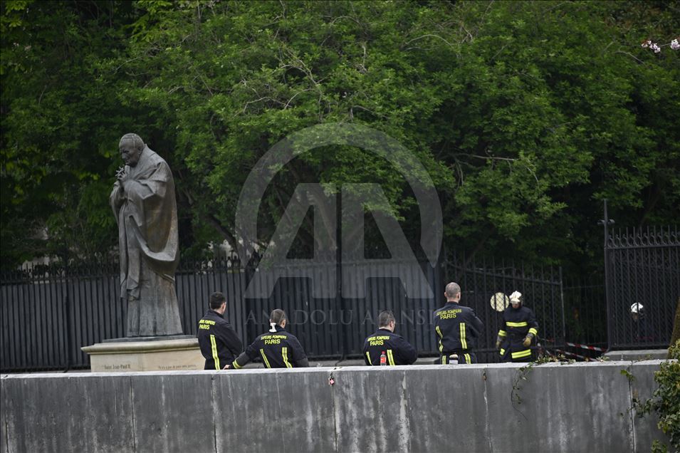 Notre Dame Katedrali'ndeki yangın