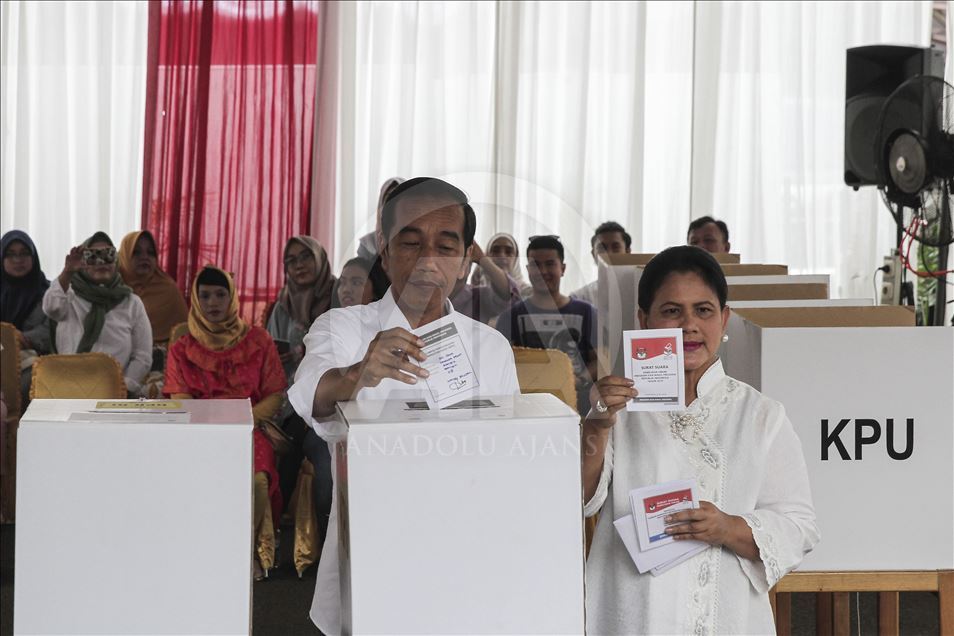 Presiden Jokowi dan Irana berikan suara dalam pemilu 2019