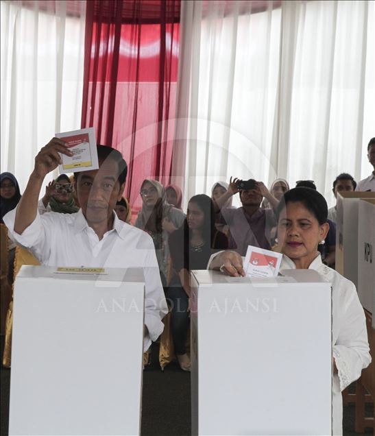 Presiden Jokowi dan Irana berikan suara dalam pemilu 2019
