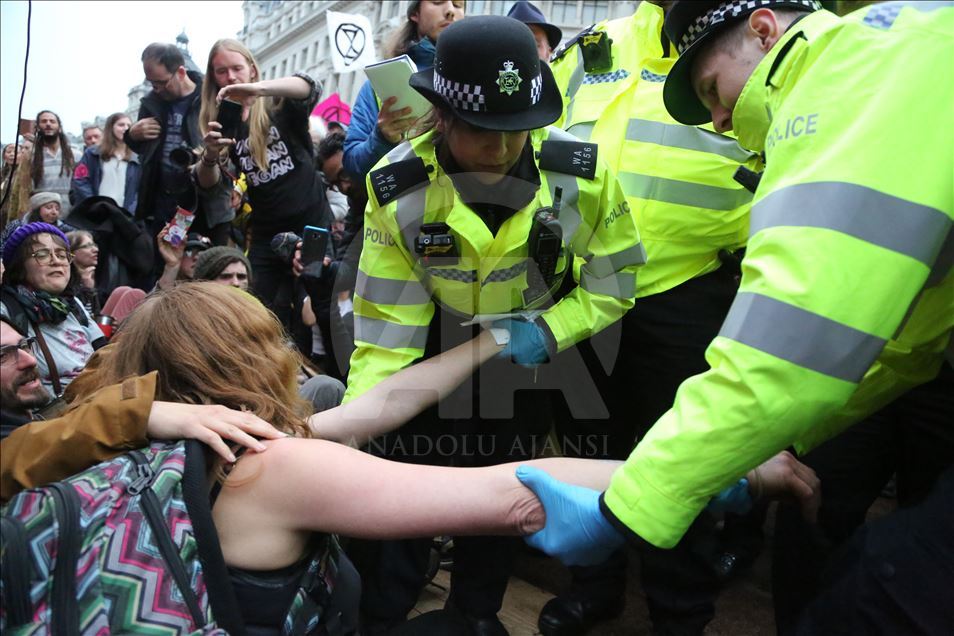 Extinction Rebellion protests continue with new arrests in London