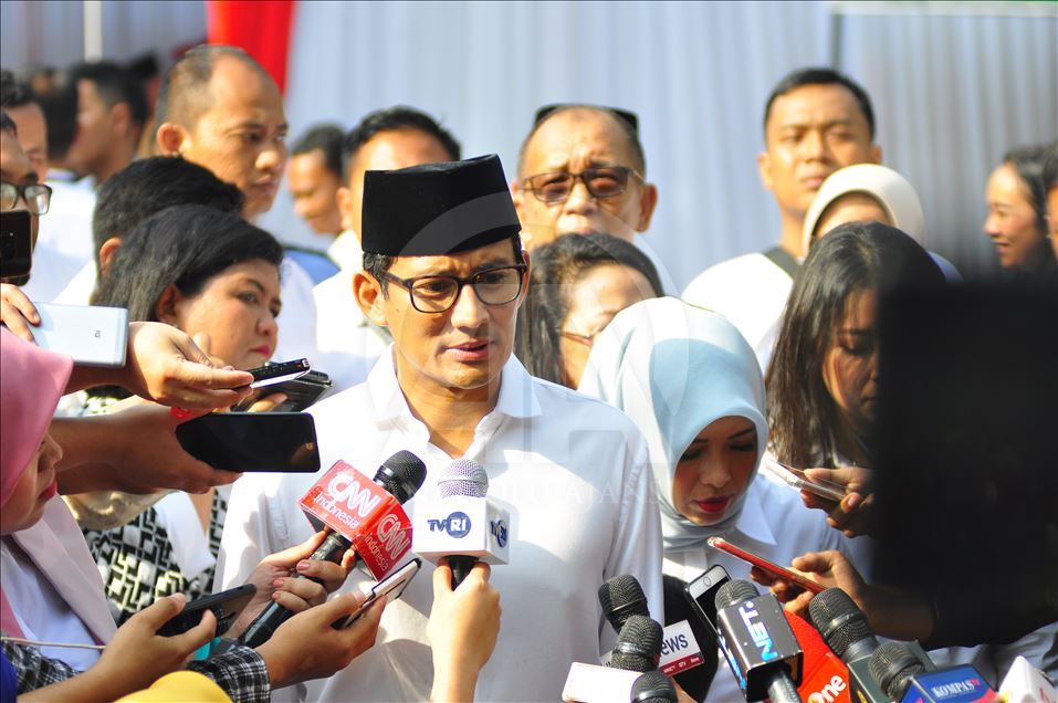 Calon presiden Sandiaga Uno berikan suara 