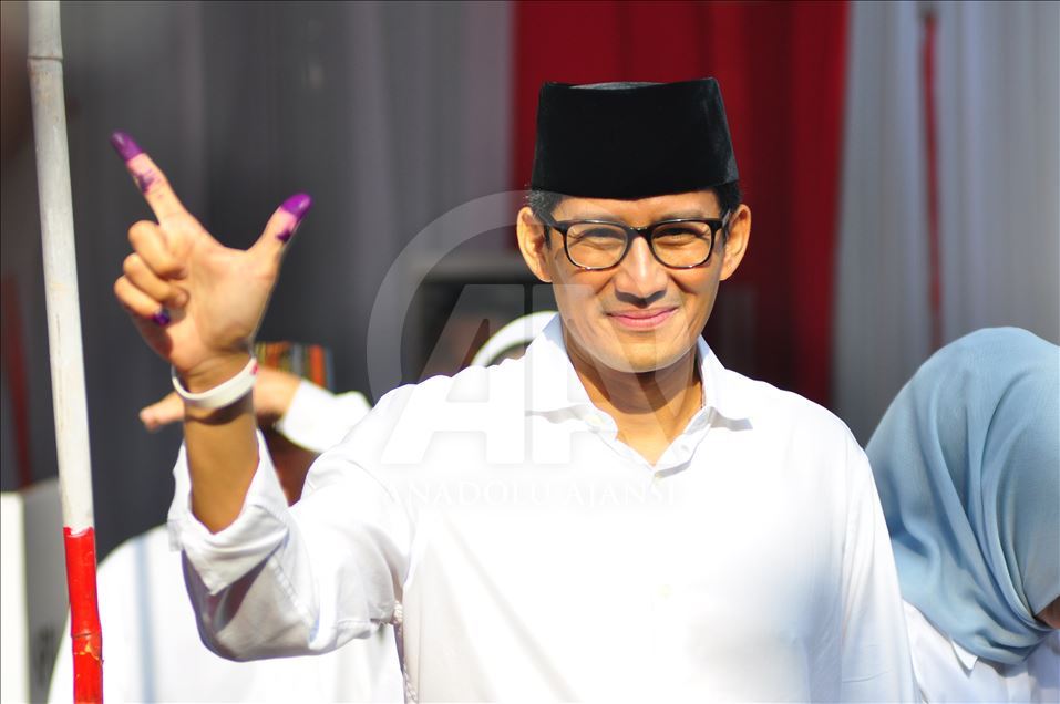 Calon presiden Sandiaga Uno berikan suara 