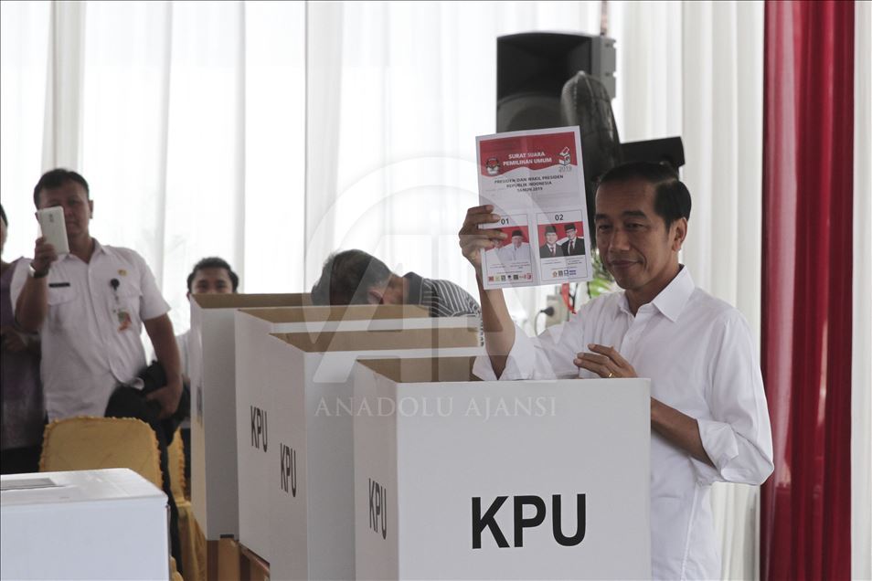Presiden Jokowi dan Irana berikan suara dalam pemilu 2019