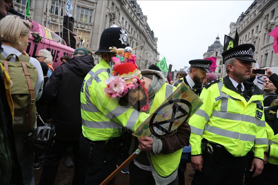 Extinction Rebellion protests continue with new arrests in London